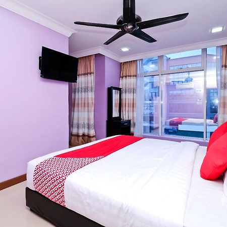 Oyo 714 Arina Hotel Bangi Exterior photo