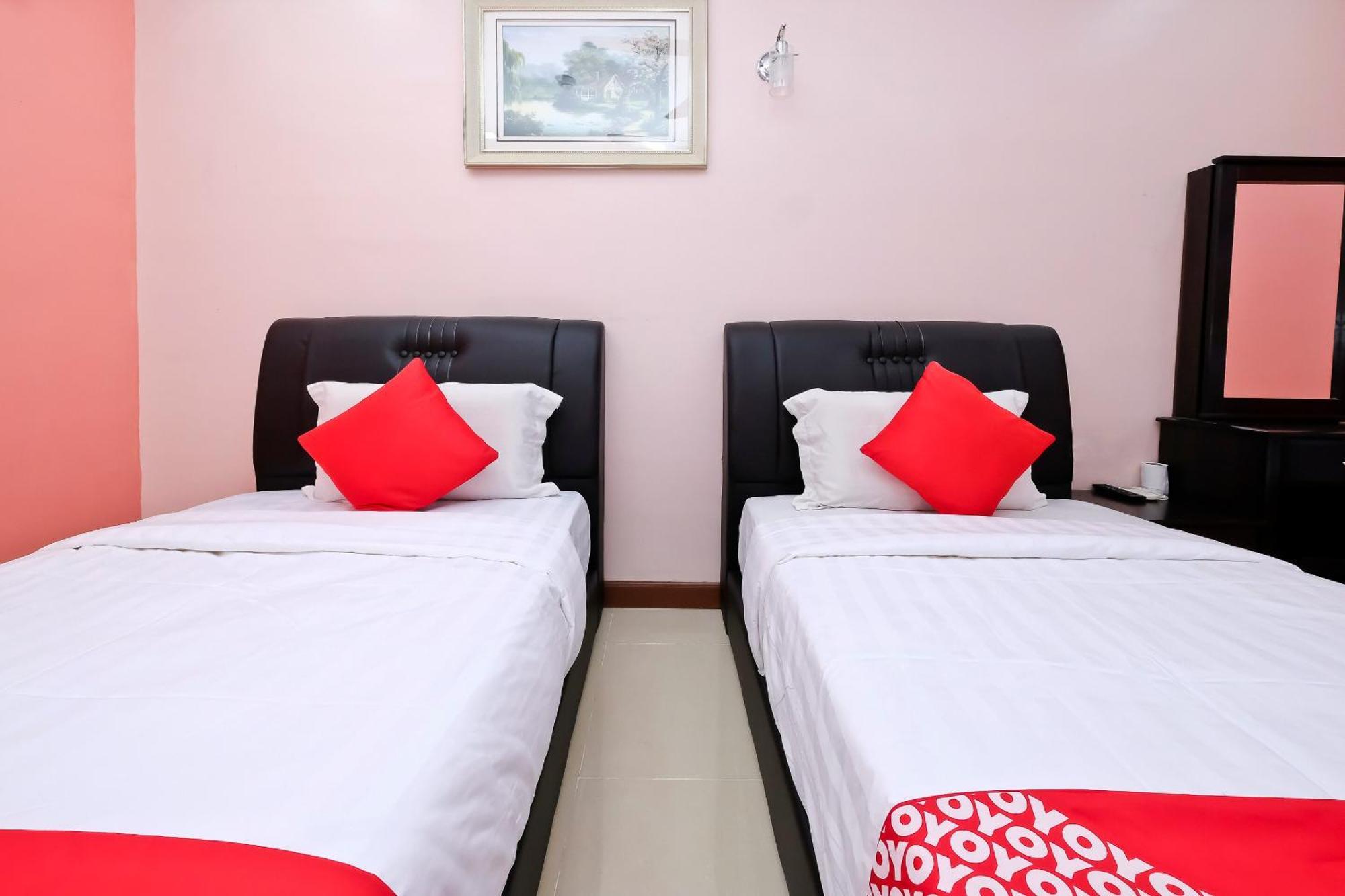 Oyo 714 Arina Hotel Bangi Exterior photo