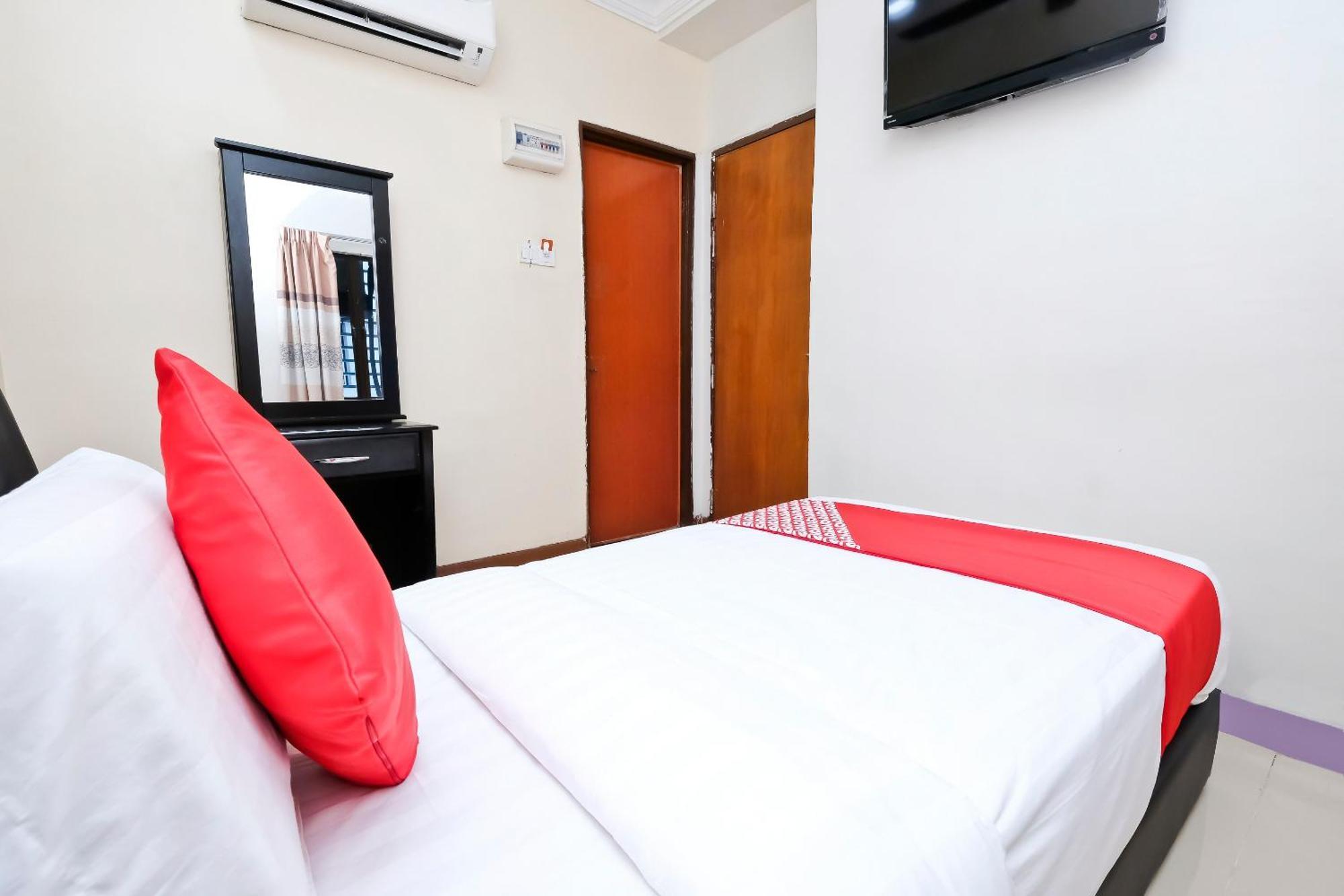 Oyo 714 Arina Hotel Bangi Exterior photo