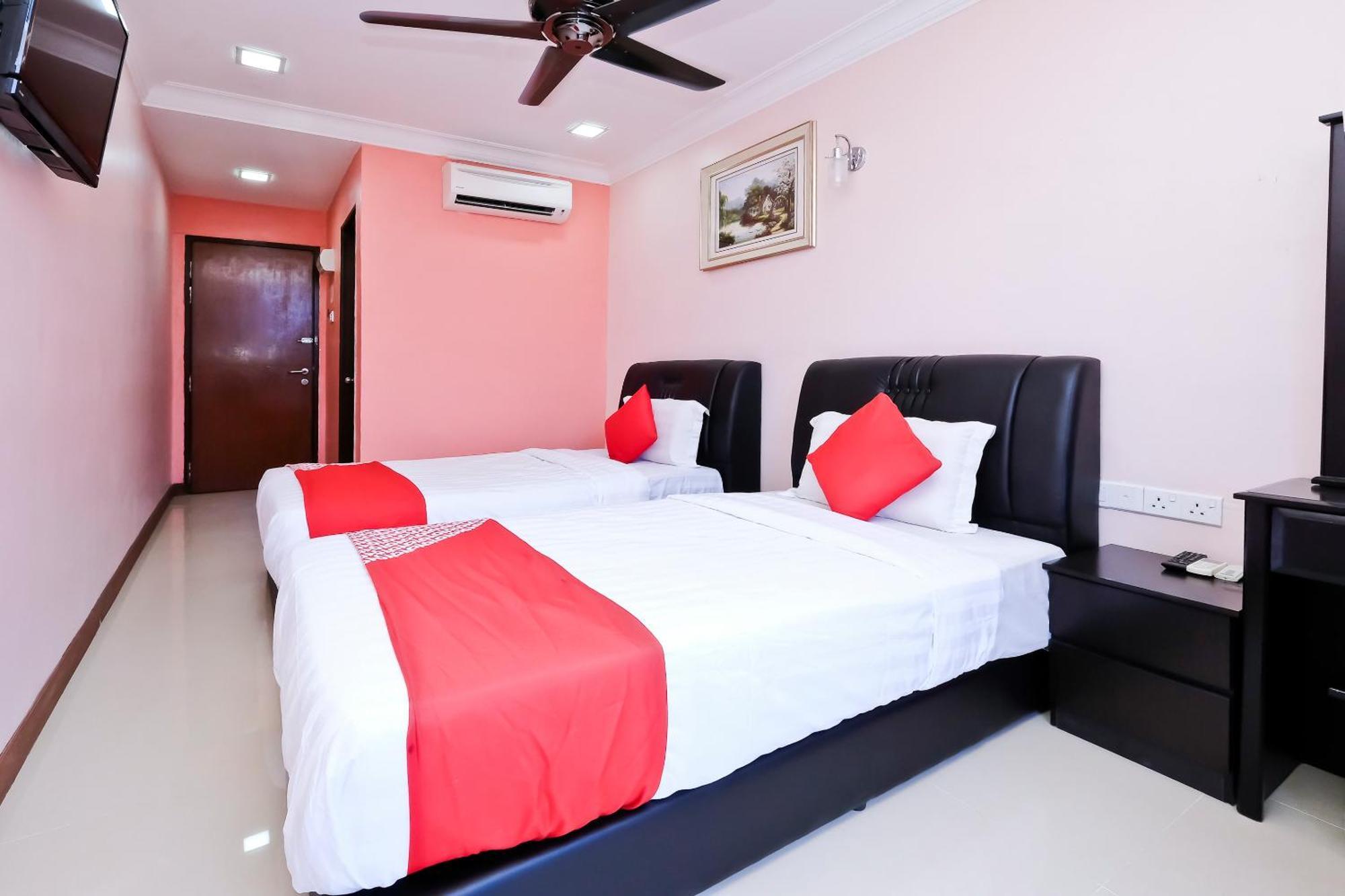 Oyo 714 Arina Hotel Bangi Exterior photo