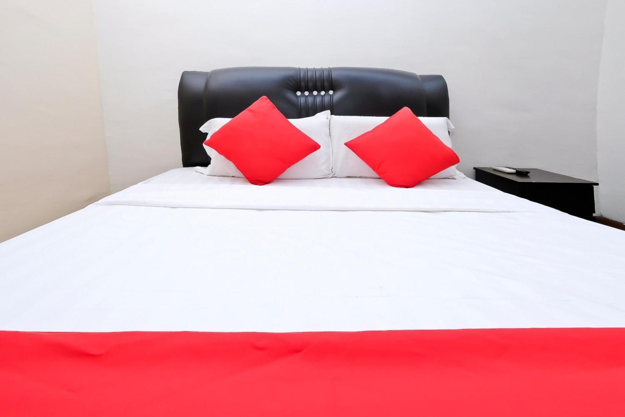 Oyo 714 Arina Hotel Bangi Exterior photo