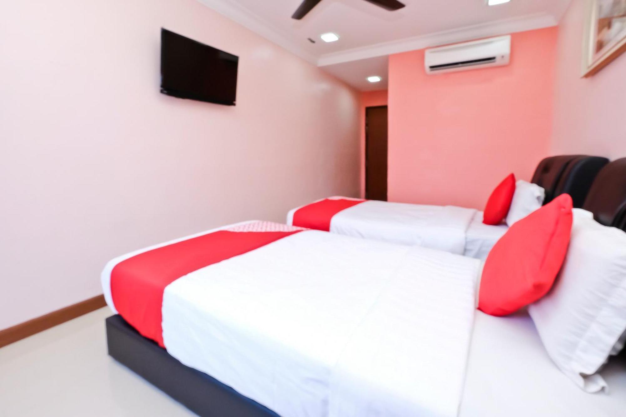 Oyo 714 Arina Hotel Bangi Exterior photo