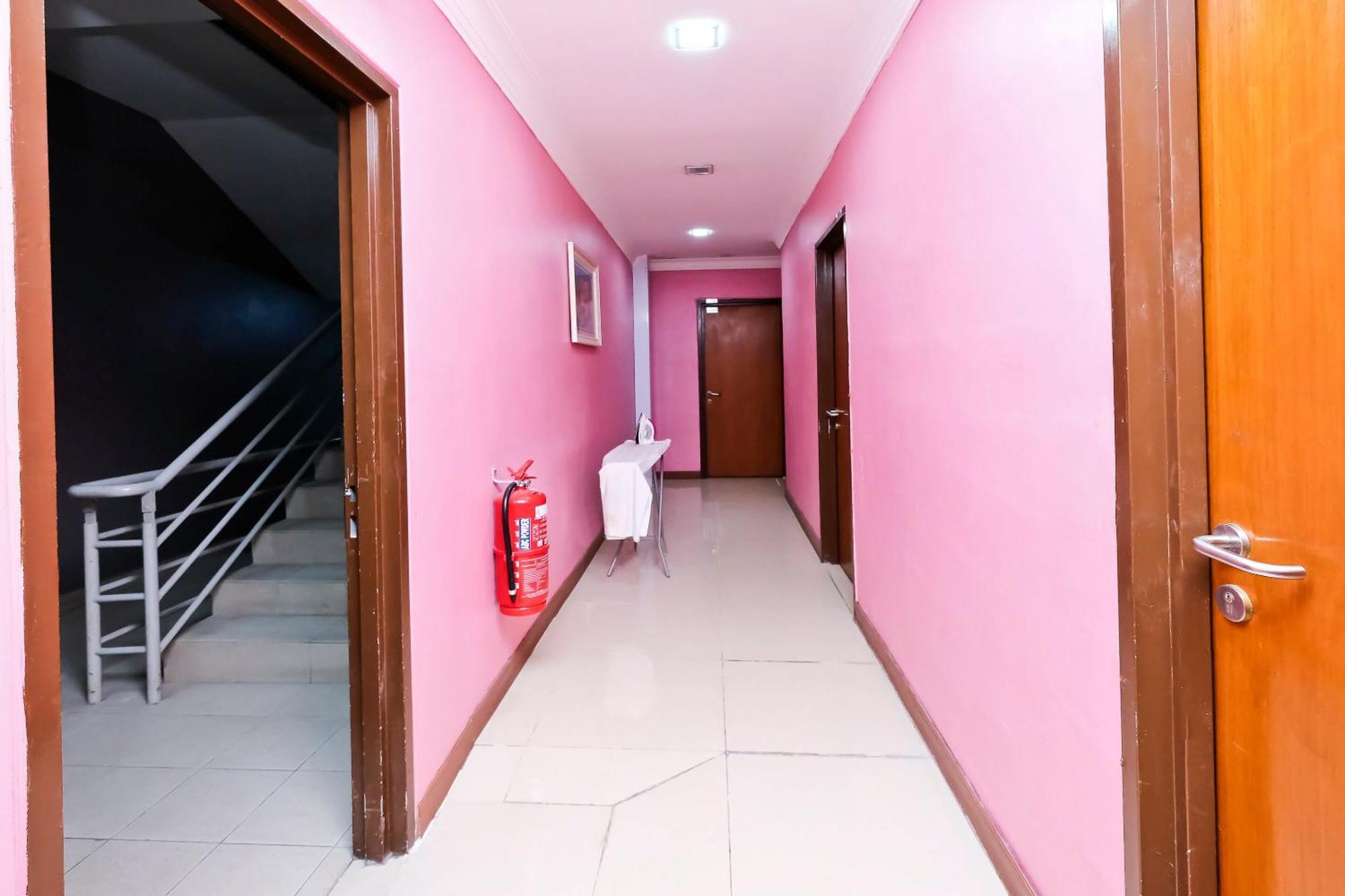 Oyo 714 Arina Hotel Bangi Exterior photo